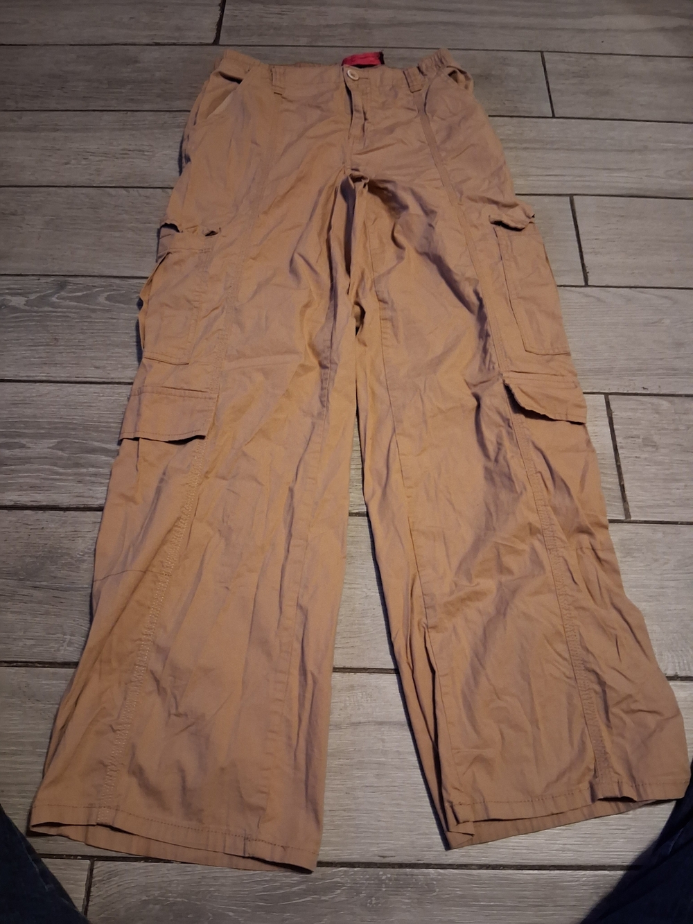 No Boundaries Women's Cargo Pants in Light Brown